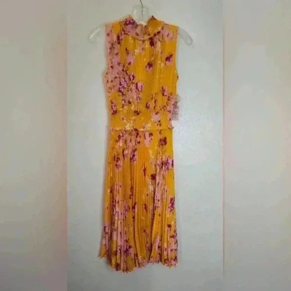 EUC NANETTE LEPORE Dress
Size: 4 - Picture 2 of 4